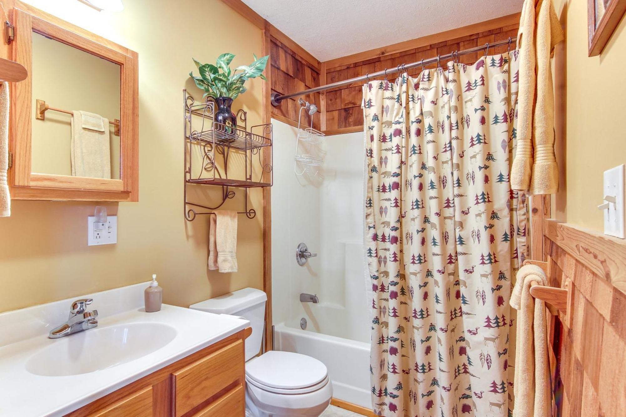 Charming Fox Den Cabin In Whittier With Hot Tub! Eksteriør billede