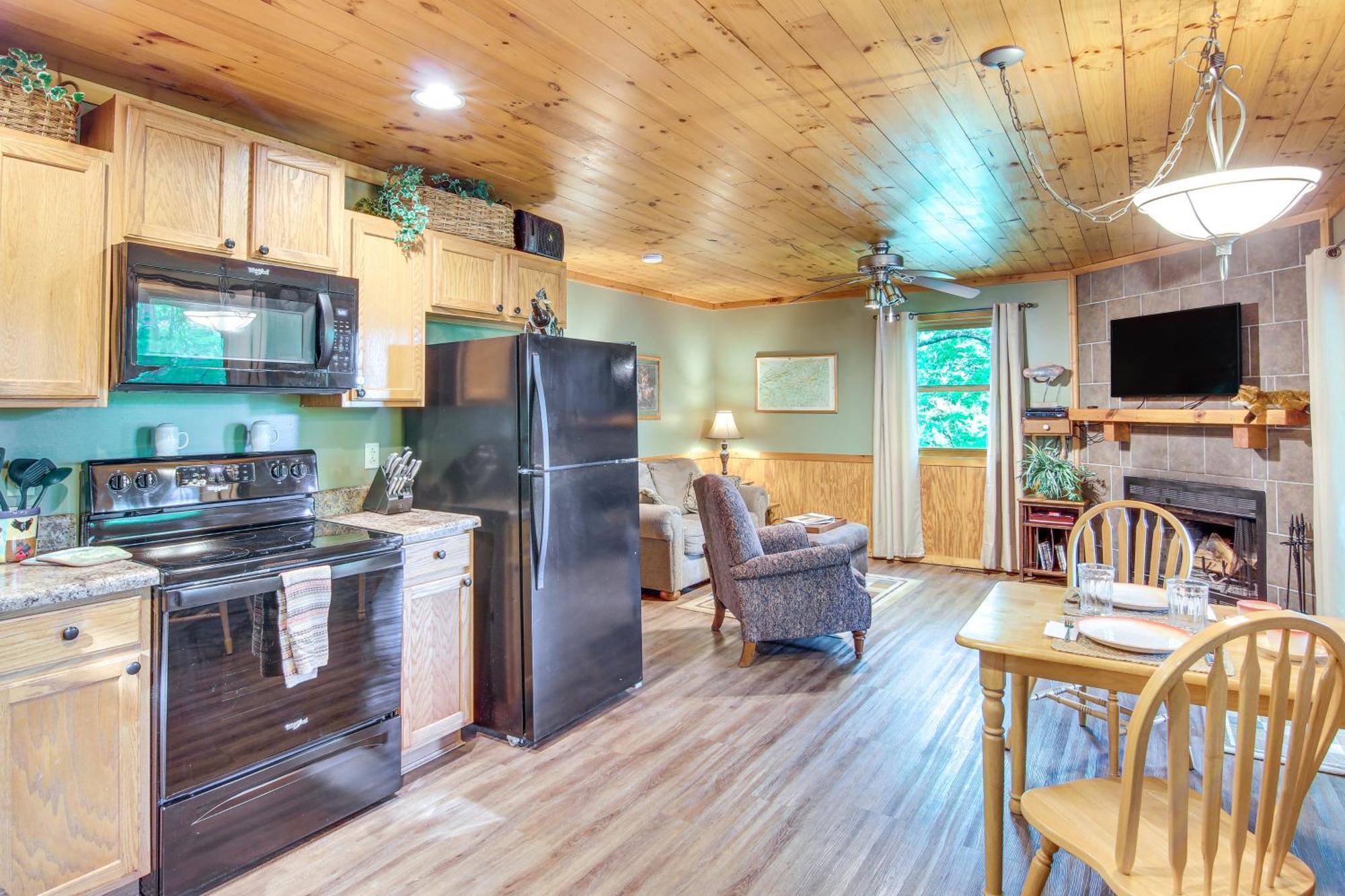 Charming Fox Den Cabin In Whittier With Hot Tub! Eksteriør billede