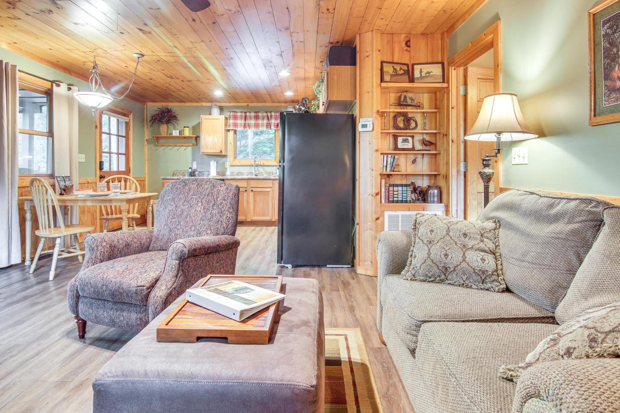 Charming Fox Den Cabin In Whittier With Hot Tub! Eksteriør billede